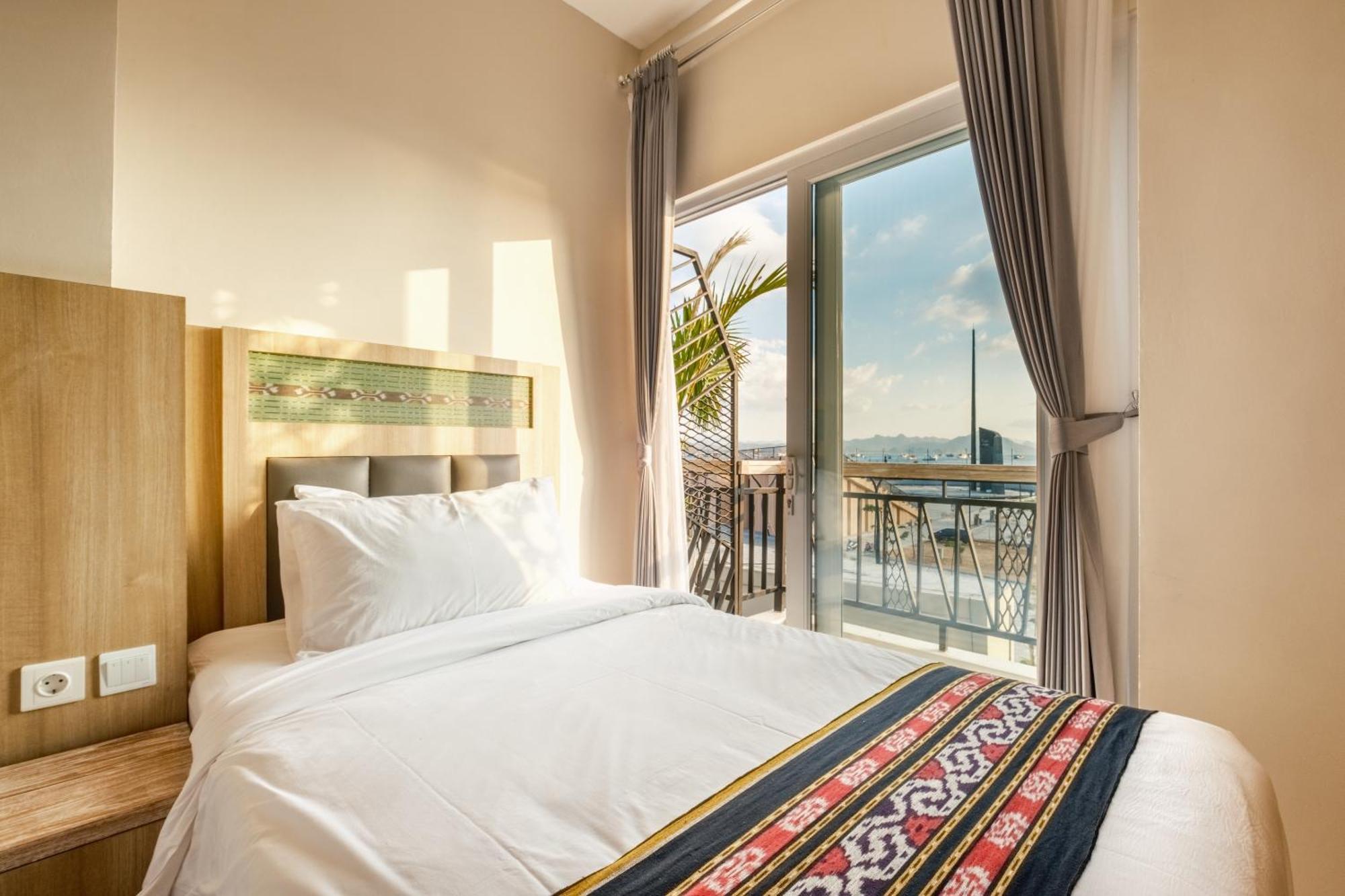 לבואן באג'ו Dejavu 2.0 Hotel Bajo Komodo מראה חיצוני תמונה